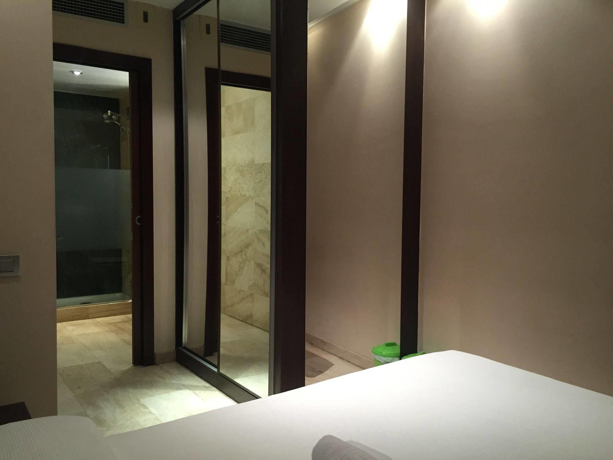 Numa Barcelona Brio Aparthotel Kültér fotó